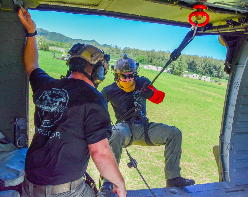 Hawaii Army National Guard Soldiers Conduct Realistic Urban Training Exercise with Marines