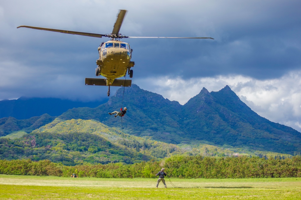 Hawaii Army National Guard Soldiers Conduct Realistic Urban Training Exercise with Marines