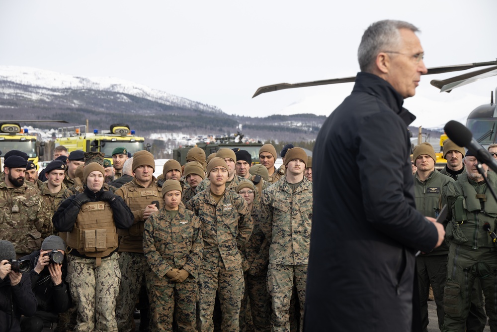 NATO Secretary General visits Marines in Norway
