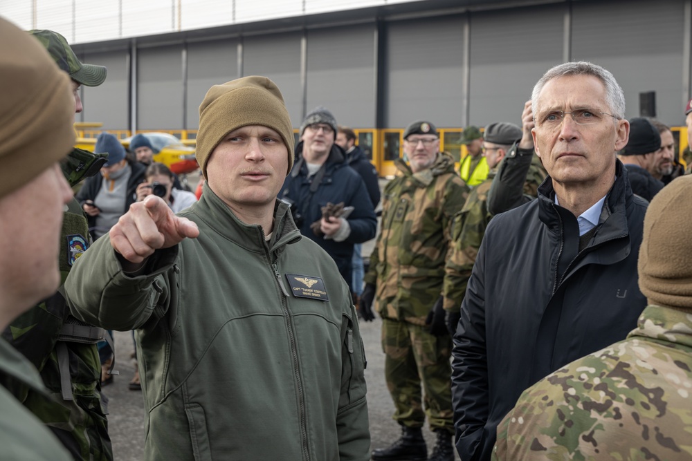 NATO Secretary General visits Marines in Norway