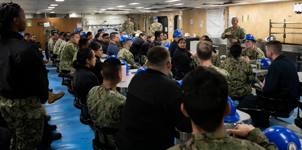 MCPON Visits USS Wasp