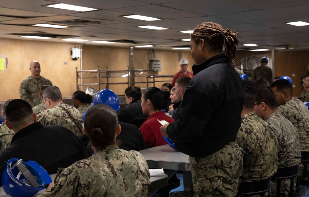 MCPON Visits USS Wasp