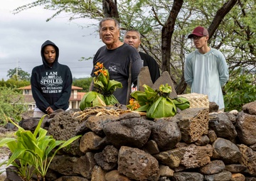 Sailors Partner With Community To Restore Historic Hawaiian Fishpond