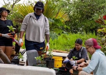 Sailors Partner With Community To Restore Historic Hawaiian Fishpond