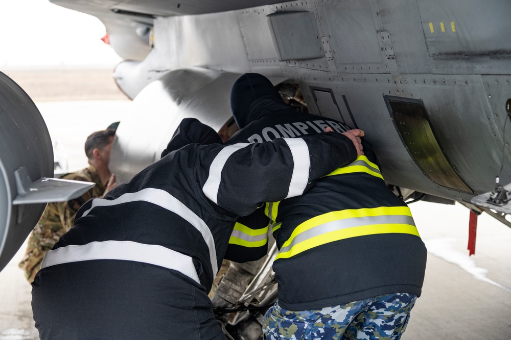 480th EFS firefighters integrate with Romanian counterparts