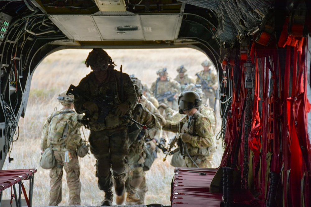 3rd Infantry Division conducts light infantry air assault training mission