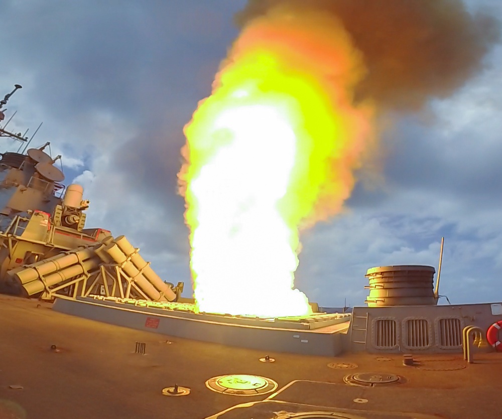 USS Milius Launches SM 2