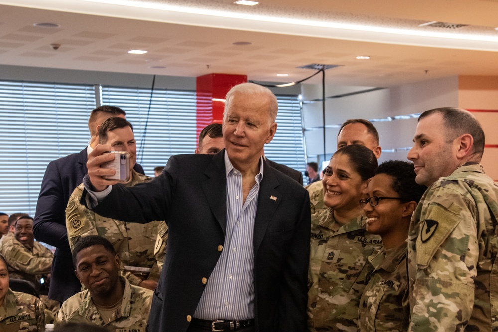 President Joseph R. Biden Jr. visit and take selfies with Paratroopers in the 82nd Airborne Division in Poland