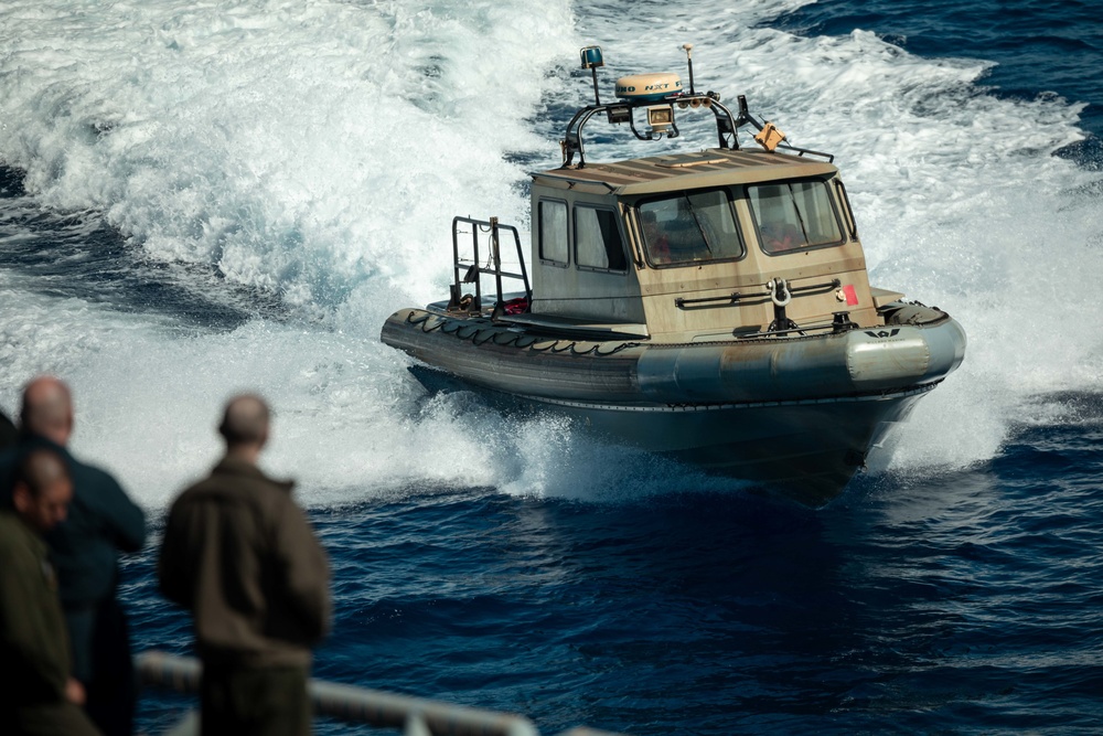 Kearsarge Conducts Operations in the Atlantic Ocean.