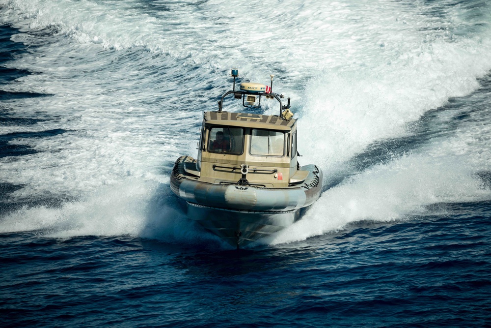 Kearsarge Conducts Operations in the Atlantic Ocean.