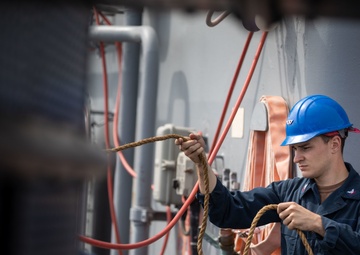 Kearsarge Conducts Operations in the Atlantic Ocean.
