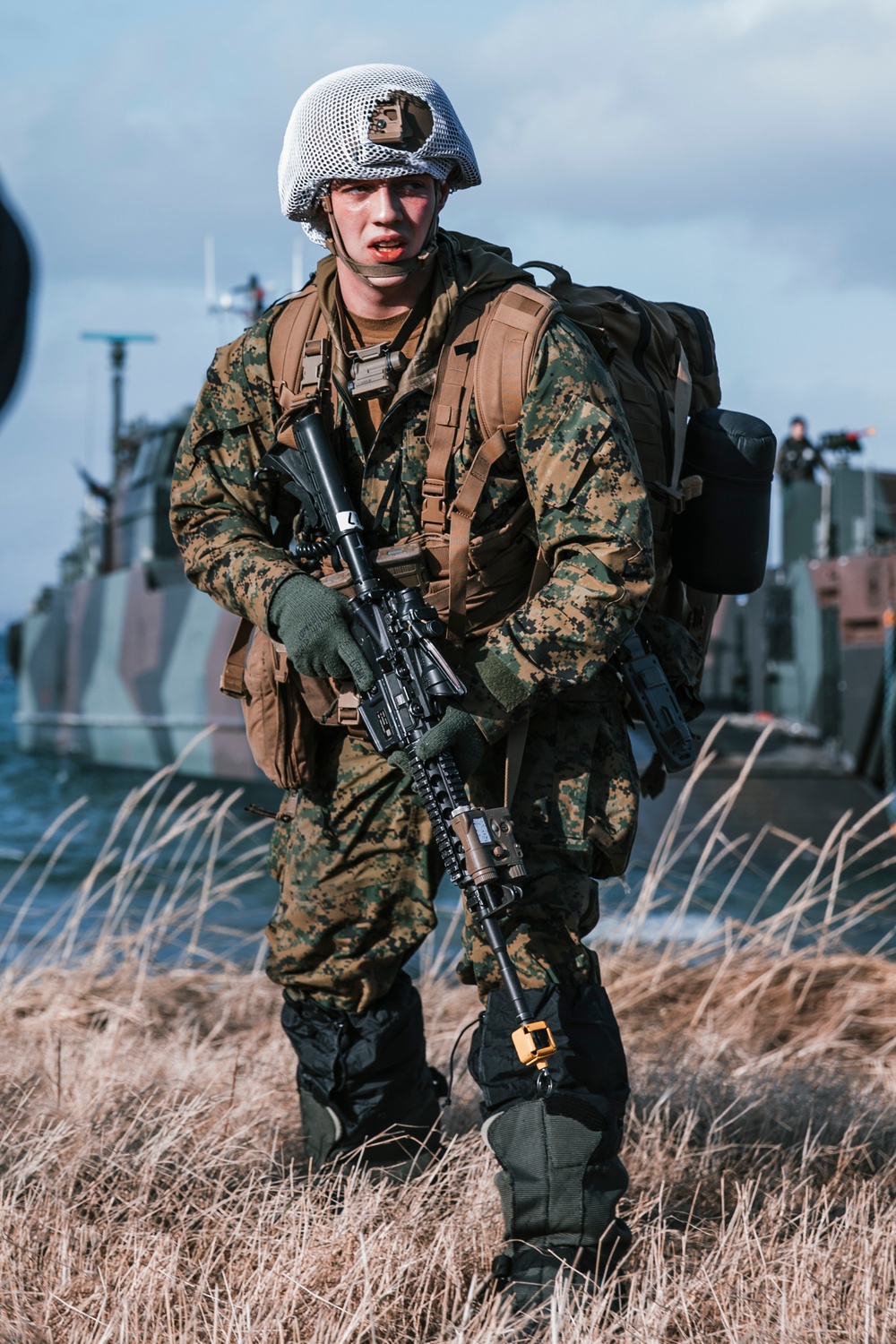 3/6 Conducts Amphibious Beach Landing from HNLMS Rotterdam