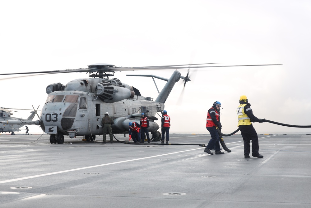 U.S. Marines conduct training on HMS Prince of Wales