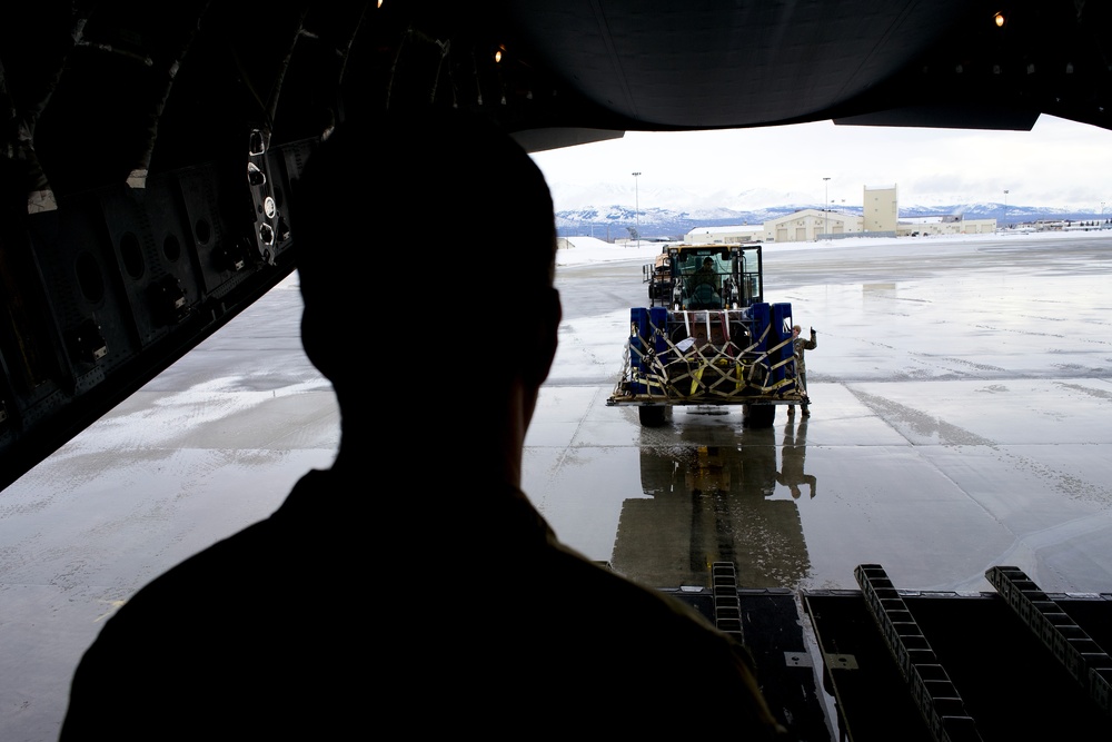 144th Airlift Squadron, logistics Airmen move Arctic Sustainment Package to Deadhorse