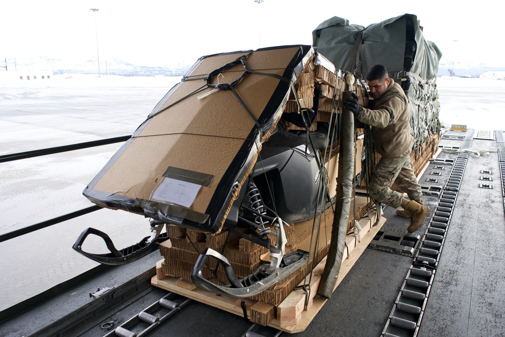 144th Airlift Squadron, logistics Airmen move Arctic Sustainment Package to Deadhorse