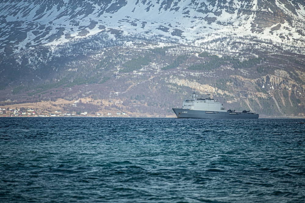 U.S. Marines and Korps Mariniers Perform an Amphibious Landing During Exercise Cold Response 22