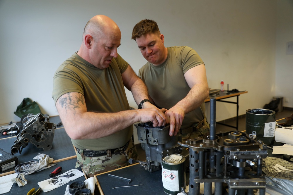 M242 25MM Weapon Maintenance with Master Gunners