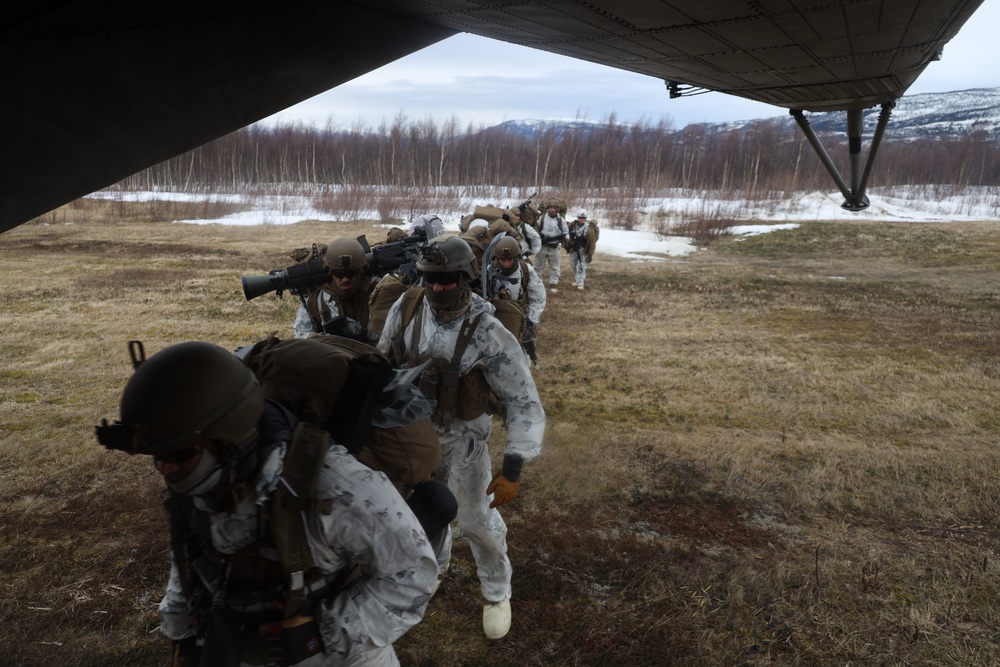 U.S. Marines conduct assault support in Norway