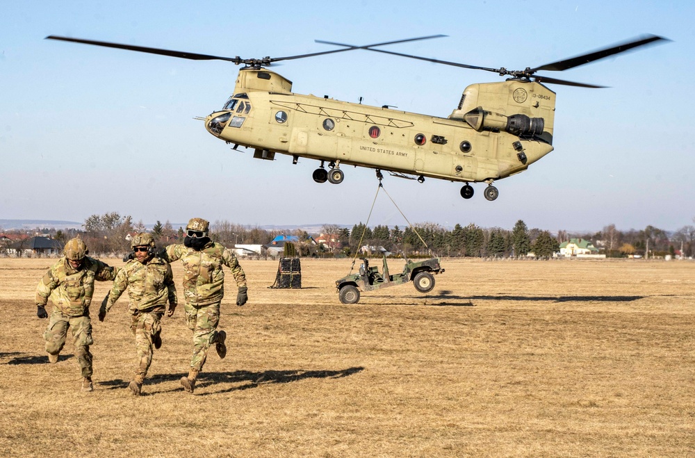 U.S. Paratroopers conduct sling load training in Poland