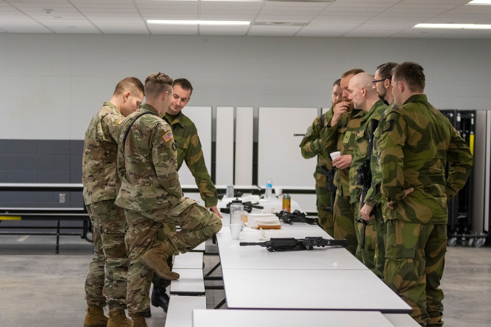 Norwegian Soldiers prepare for weapons qualification at Camp Ripley