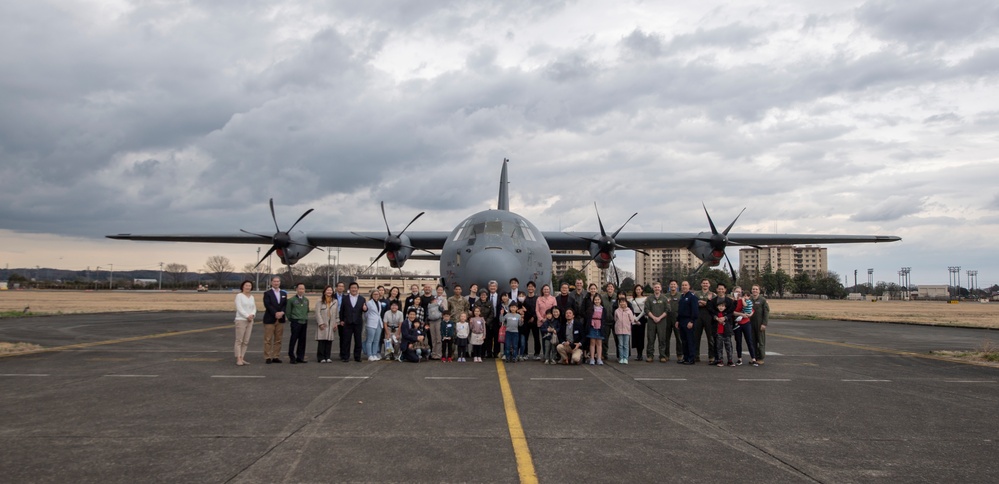 Yokota hosts JASDF Chief of Staff for U.S.-Japan Leadership Program