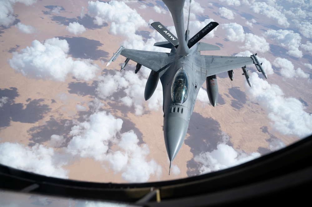 340th EARS refuels F-16 Fighting Falcons