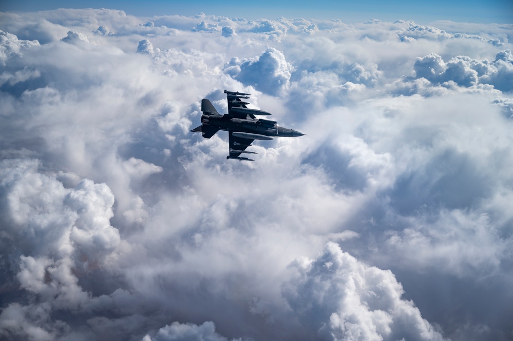 340th EARS refuels F-16 Fighting Falcons