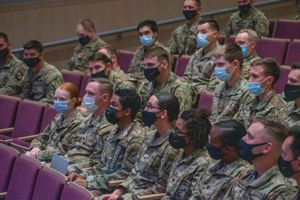 Brigadier General Eric Strong visits UCCS ROTC Cadets