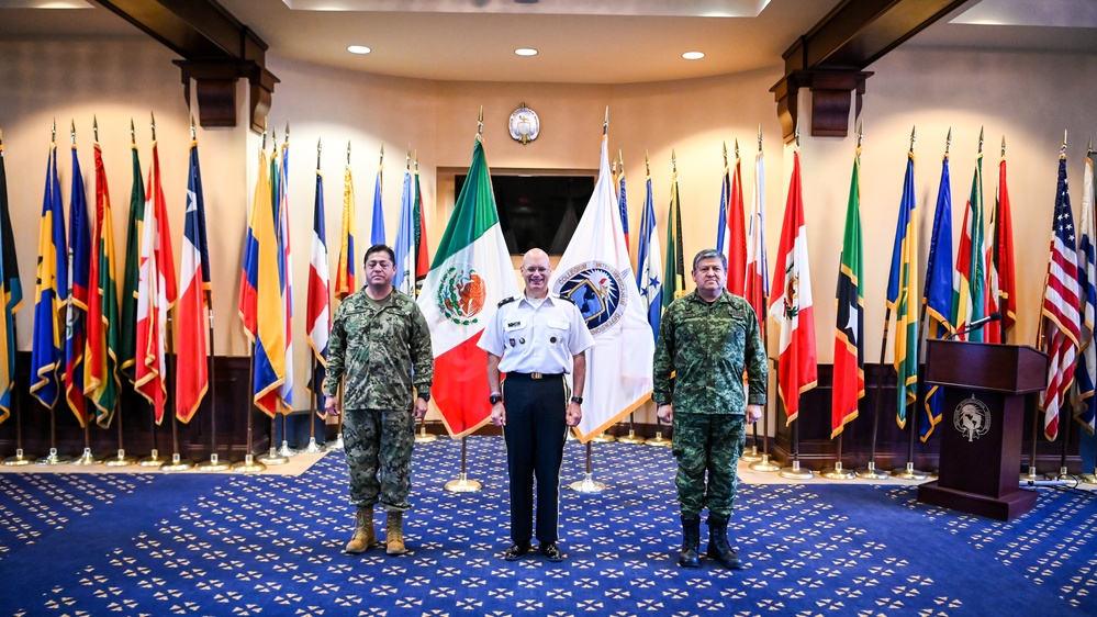 Contralmirante Francisco Javier Pérez Mexican Naval Attaché Visits the IADC