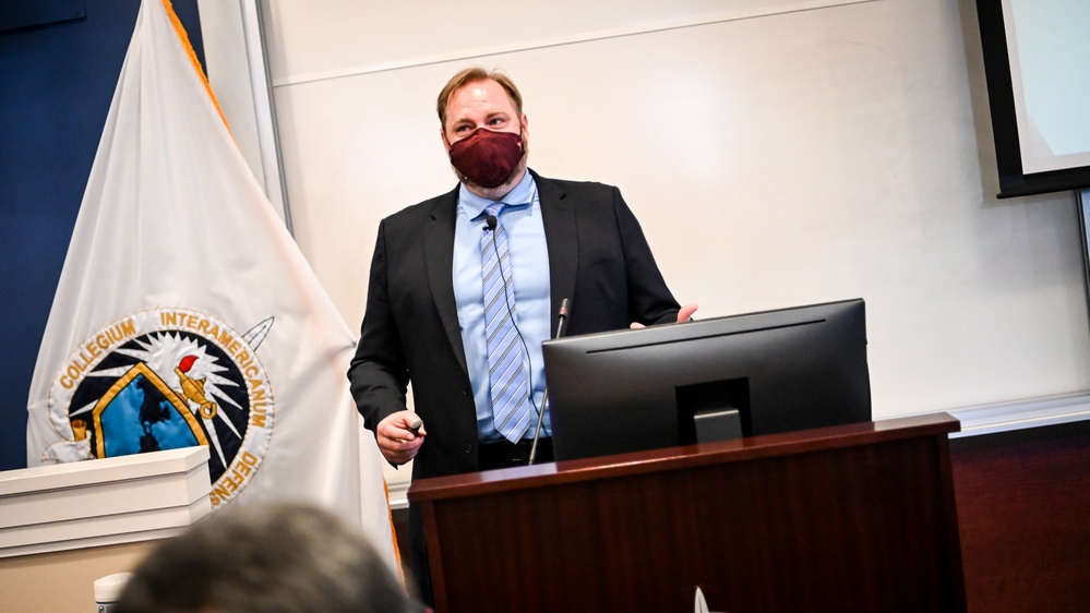 Army War College staff, students visit the IADC