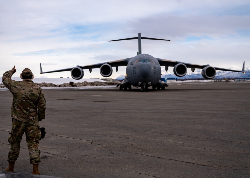 Joint operations with paratroopers