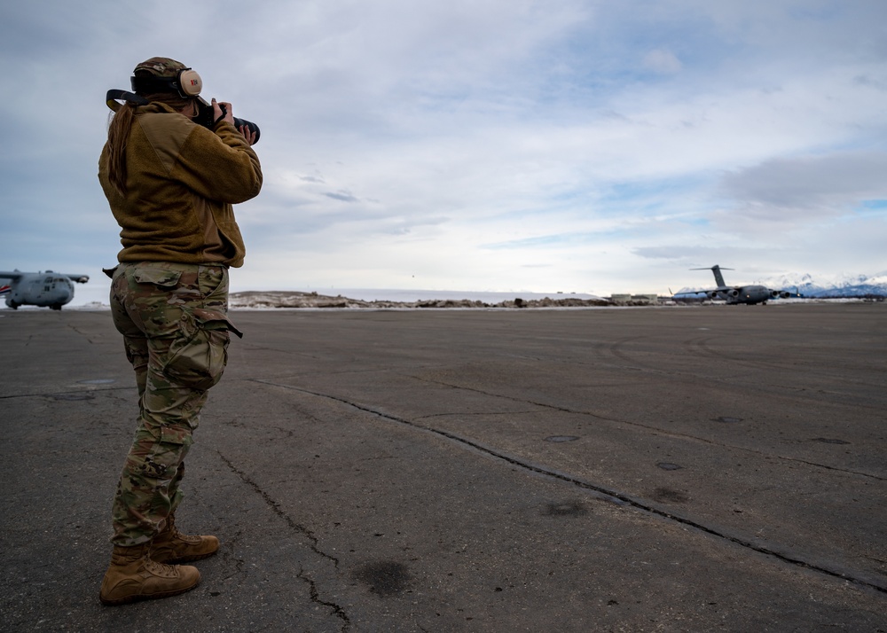 Joint operations with paratroopers