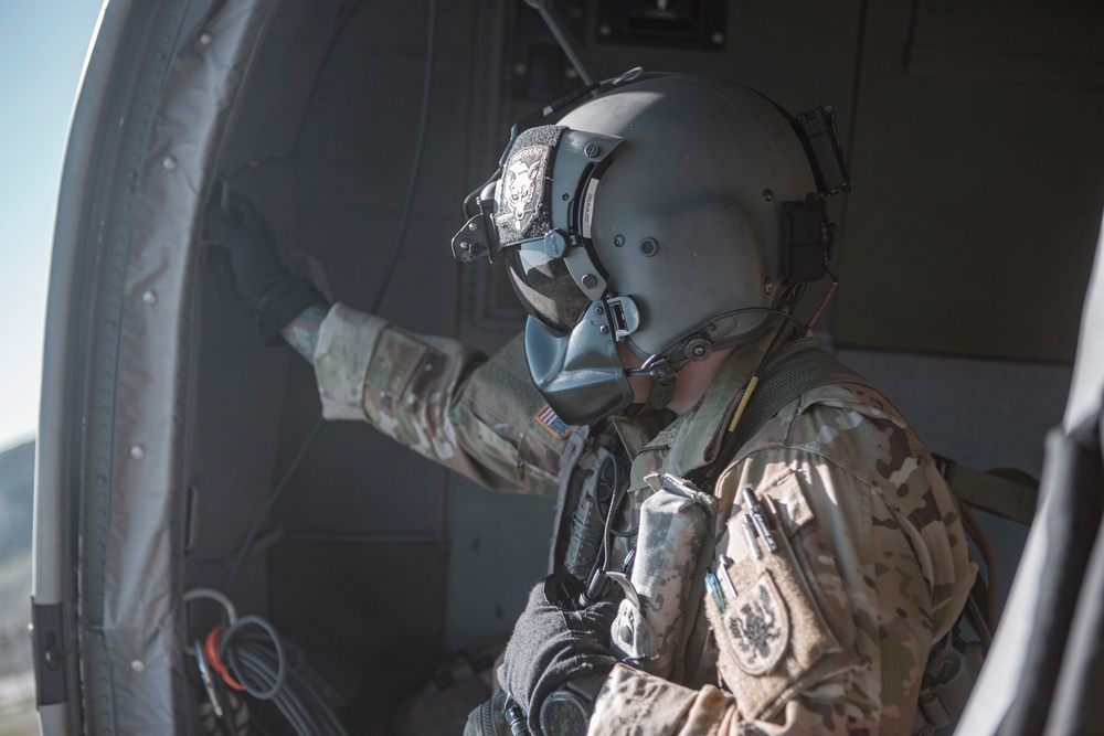 U.S. Marines and Soldiers with 1st Landing Support Battalion and 7-158th Ground Support Aviation Battalion conduct HST training