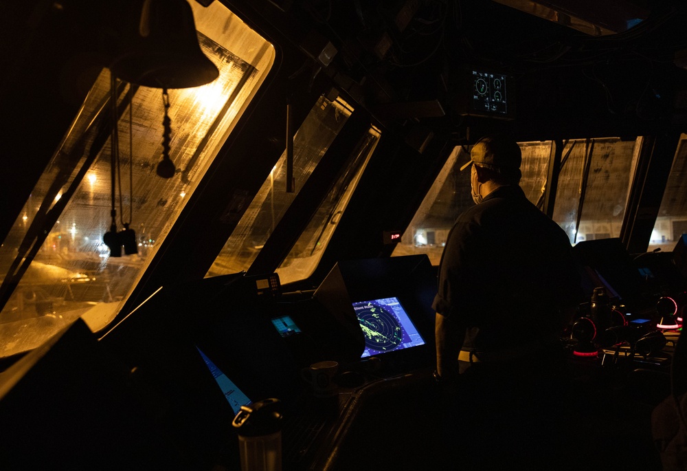 USS Milwaukee Transits Panama Canal