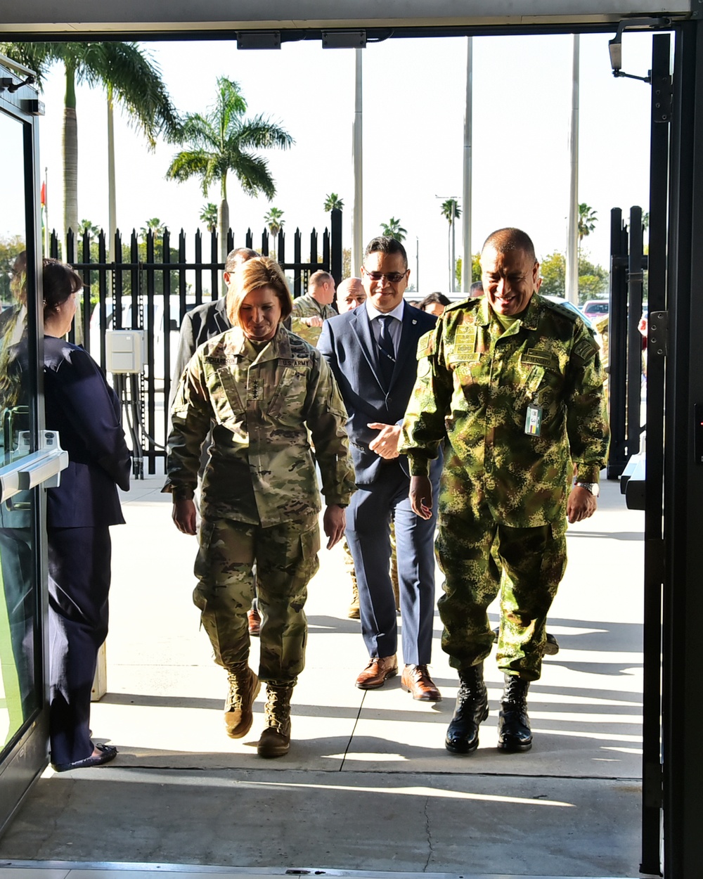 Colombia's Gen. Navarro Visits SOUTHCOM