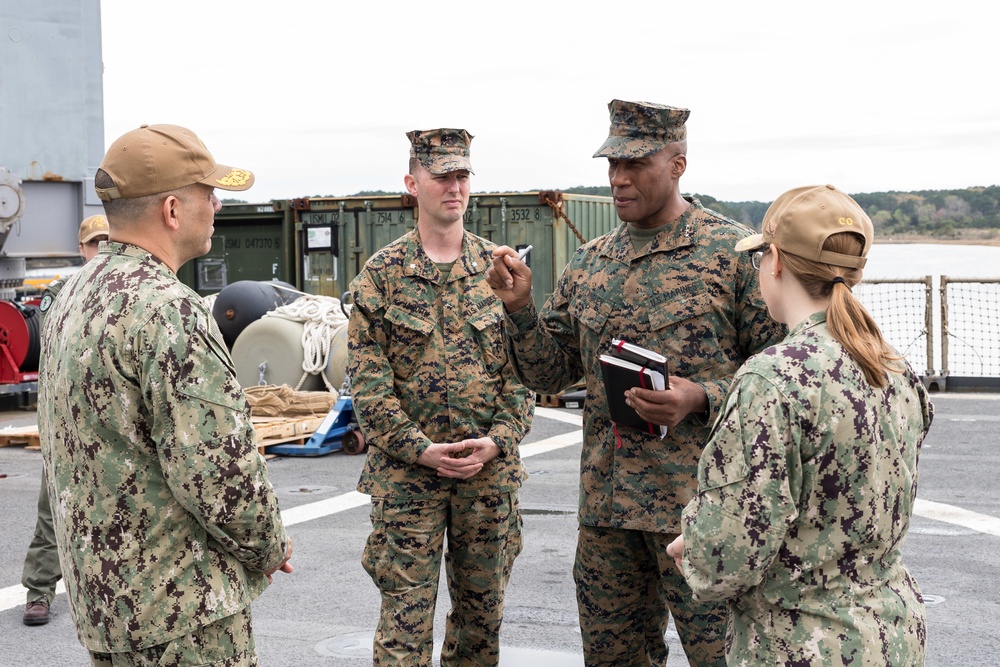 CG MARFORCOM USS GUNSTON HALL VISIT