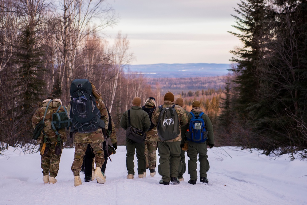 Eielson AFB Arctic Survival School completes final class of 2021-2022 season