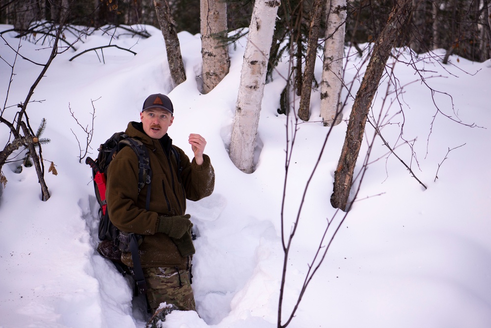 Eielson AFB Arctic Survival School completes final class of 2021-2022 season