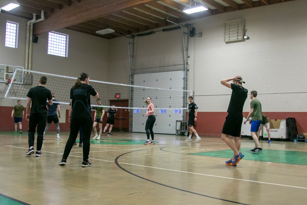 Norwegian Youth Soldiers compete in volleyball tournament