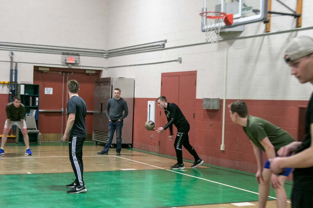 Norwegian Youth Soldiers compete in volleyball tournament