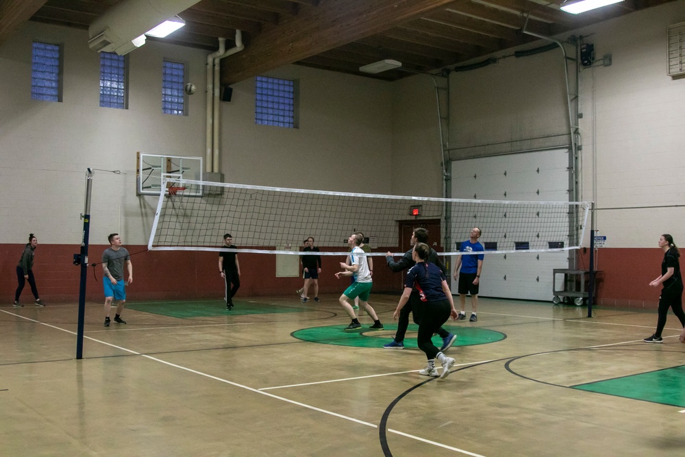 Norwegian Youth Soldiers compete in volleyball tournament