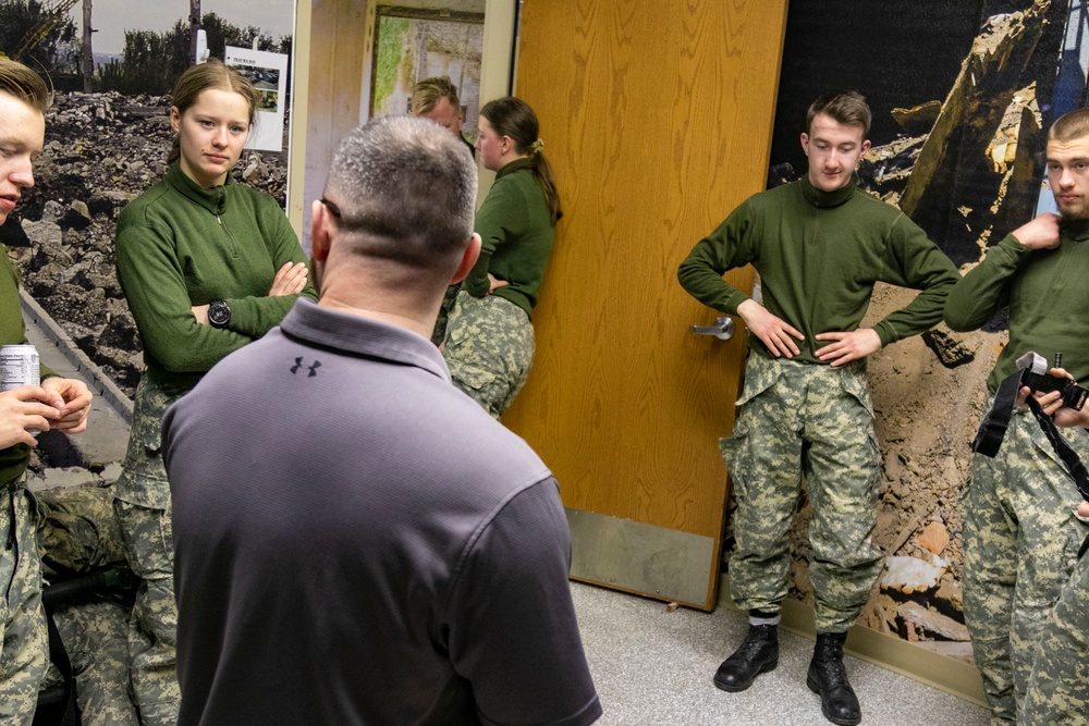 Norwegian Youth Soldiers train at the Medical Simulation Training Center