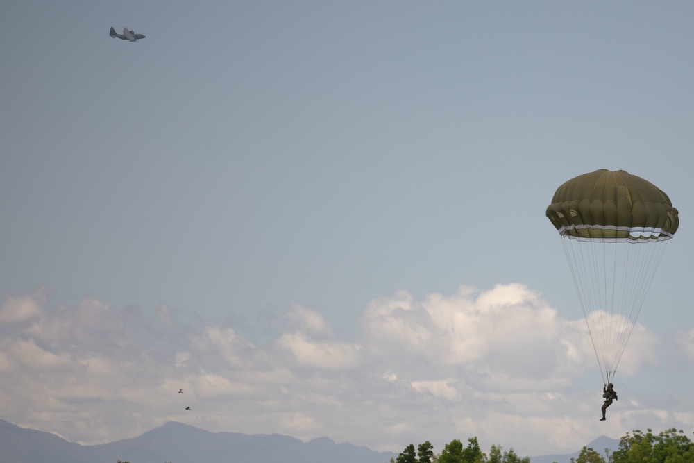 Balikatan 22: U.S. Army, Philippine Army Soldiers conduct Friendship Jump
