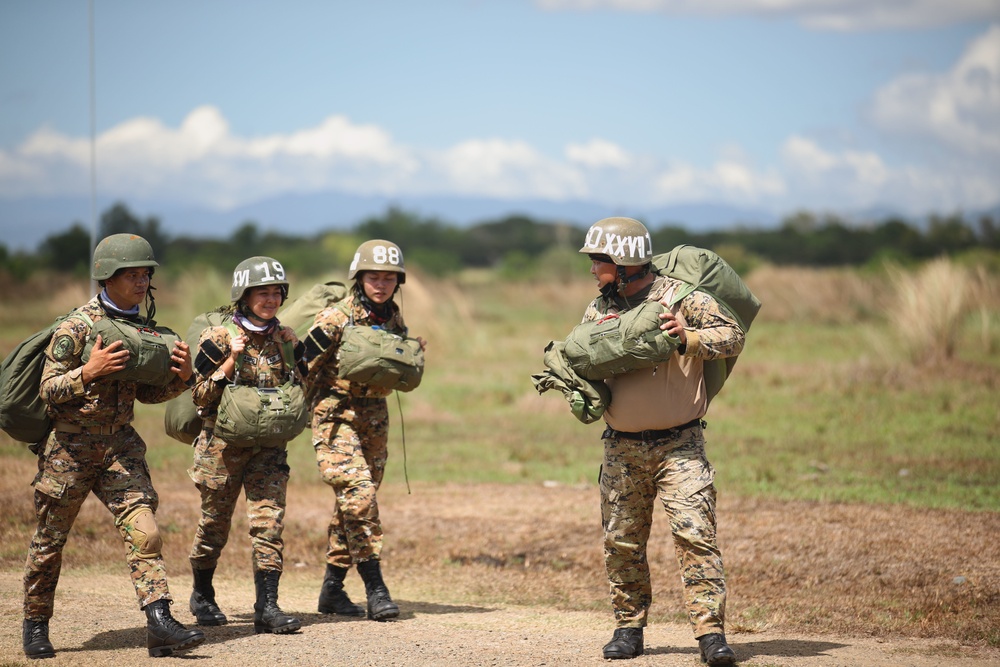 Balikatan 22: U.S. Army, Philippine Army Soldiers conduct Friendship Jump
