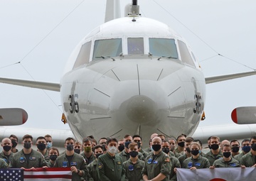 VQ-1 “World Watchers” host Japan Maritime Self-Defense Force during Raijin 22-1