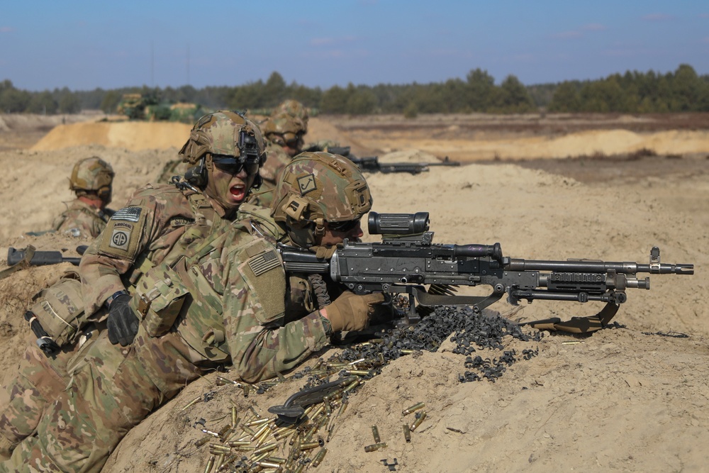 Paratroopers, Polish Allies take part on combined live fire exercise