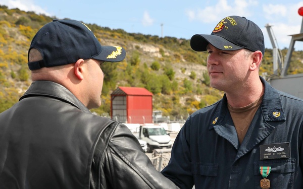 USS Ross Sailors receive awards