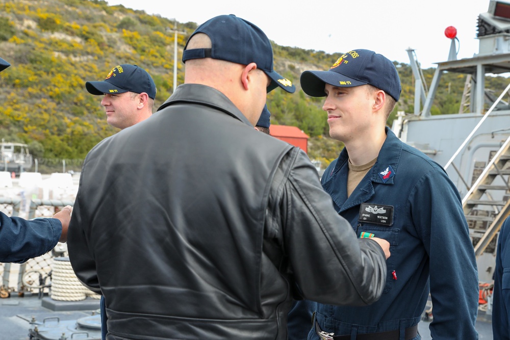 USS Ross Sailors receive awards