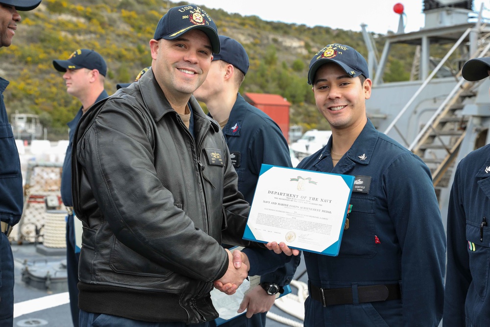 USS Ross Sailors receive awards