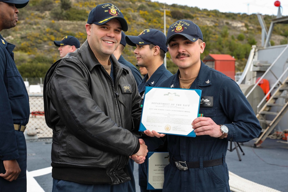 USS Ross Sailors receive awards